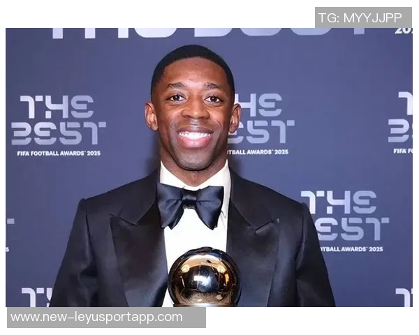登贝莱荣获世界足球先生双料最佳称号引发热议